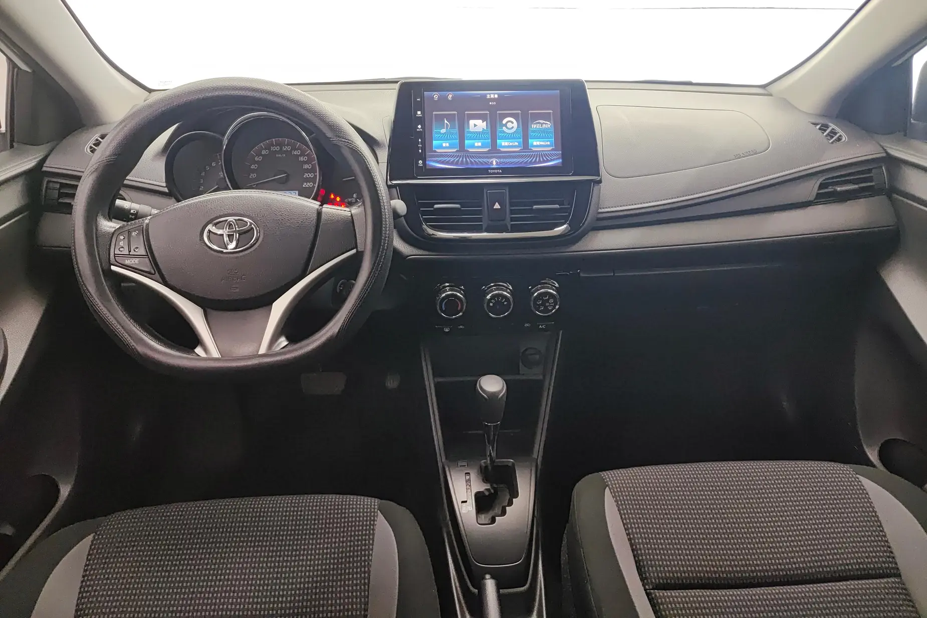 Vios 2021 1.5L CVT Adventure Edition, Июль 2022 г., пробег 22100 км. (Б/у) Передний — изображение 4