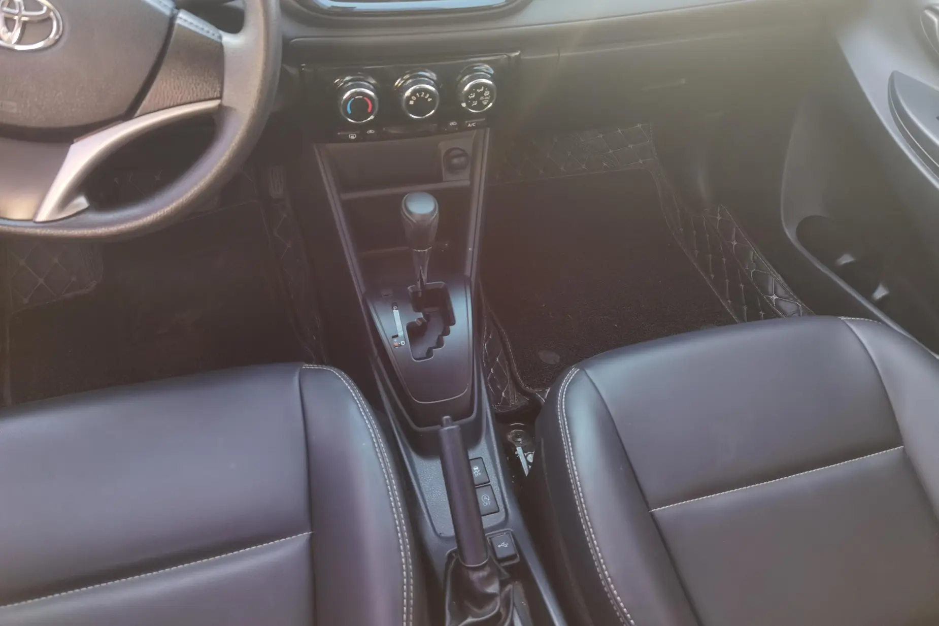 Vios 2021 1.5L CVT Adventure Edition, Сентябрь 2021 г., пробег 30600 км. (Б/у) Передний — изображение 4