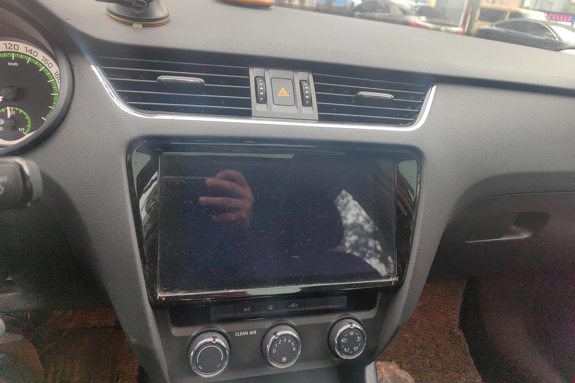 Octavia 2020 1.5L Automatic Smart Luxury Edition, Май 2021 г., пробег 89200 км. (Б/у) Передний — изображение 4