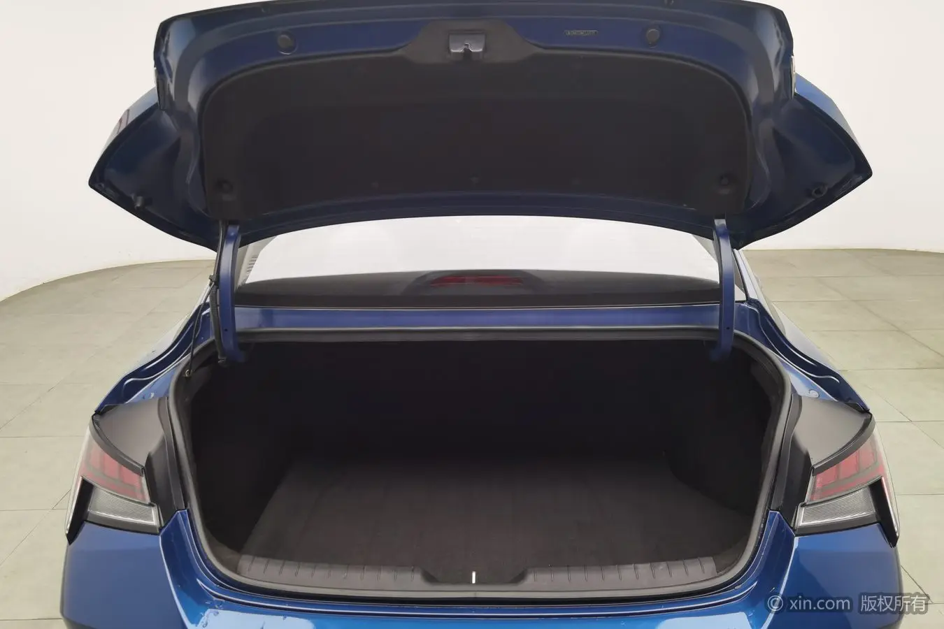 2021 Hyundai Elantra 1.5L CVT LUX Premium Edition, Март 2022 г., пробег 69500 км. (Б/у) Передний — изображение 5