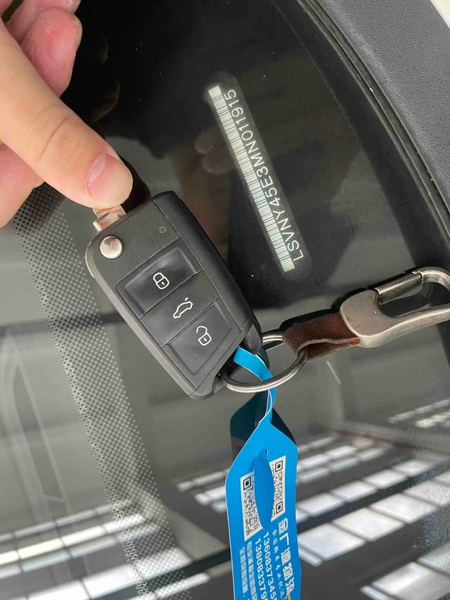 Octavia 2021 1.5L Automatic Comfort Edition, Декабрь 2021 г., пробег 40000 км. (Б/у) Передний — изображение 5