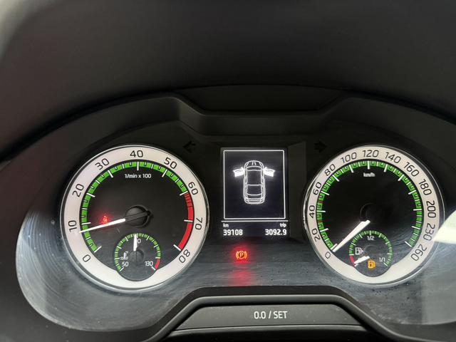 Octavia 2021 1.5L Automatic Comfort Edition, Ноябрь 2021 г., пробег 39000 км. (Б/у) Передний — изображение 5