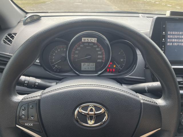 Vios 2022 1.5L CVT 20th Anniversary Edition, Январь 2022 г., пробег 60000 км. (Б/у) Передний — изображение 5